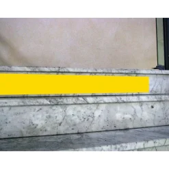 Bande CMA adhésive pour contremarches 100 mm x 10 m - jaune uni DINAC