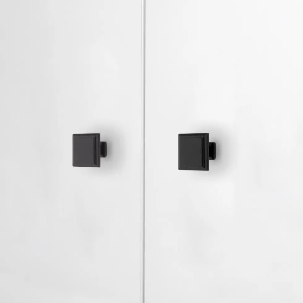 Boutons de meuble carrés en zamak Ceuta - 31,5 x 31,5 mm - par 10 EMUCA