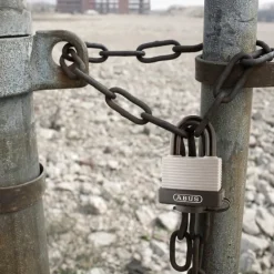Cadenas à clé - étanche - corps et anse gainés - socle PVC -70AL/45 ABUS
