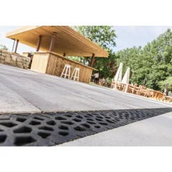 Caniveau béton polymère H 95 mm avec grille fonte noire Voronoï - Self 100 ACO