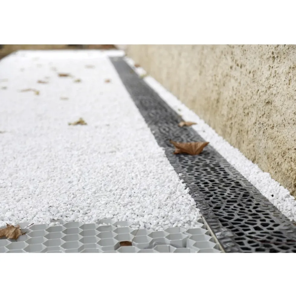 Caniveau béton polymère H55 mm avec grille Voronoï fonte diamant - Self 100 ACO