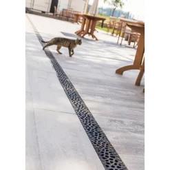 Caniveau béton polymère H55 mm avec grille Voronoï fonte diamant - Self 100 ACO