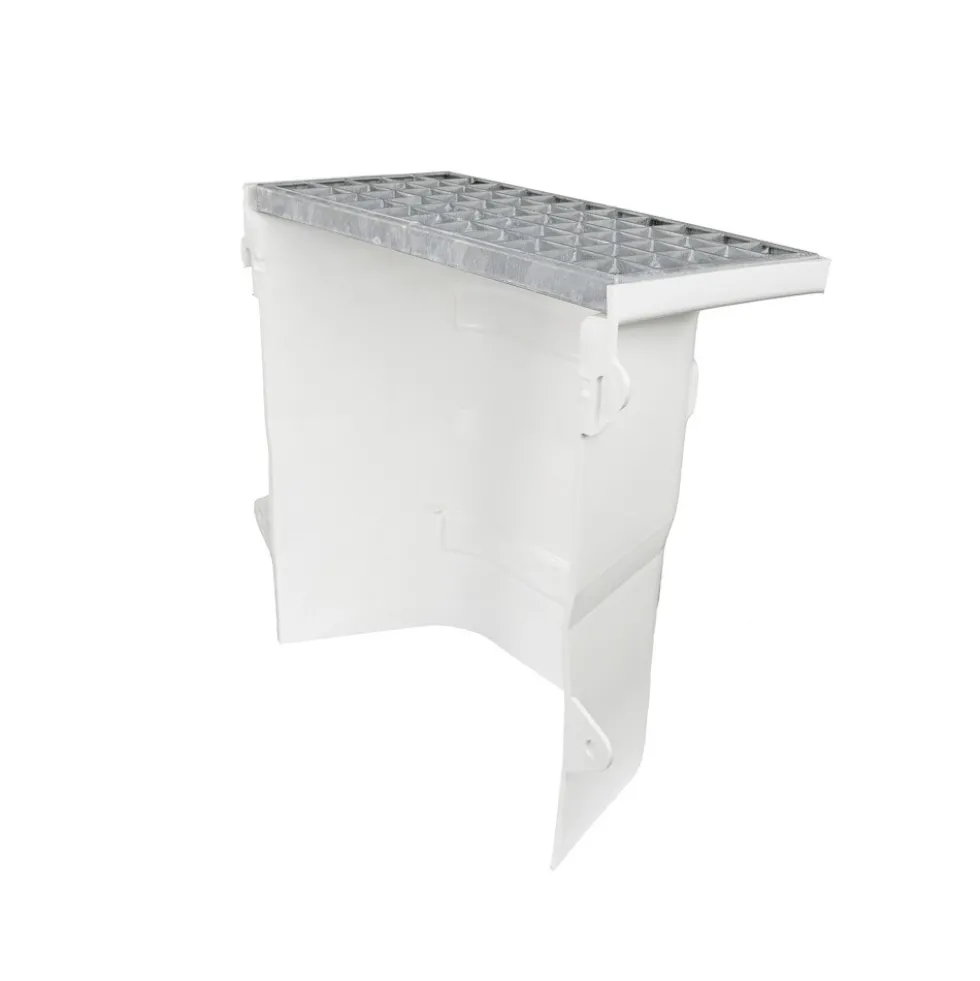 Courette d'aération avec grilles caillebotis ACO