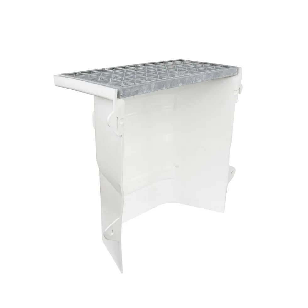 Courette d'aération avec grilles caillebotis ACO