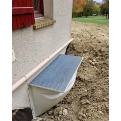 Cours anglaise à grille pour fenêtre 100x60 cm - usage piéton ACO