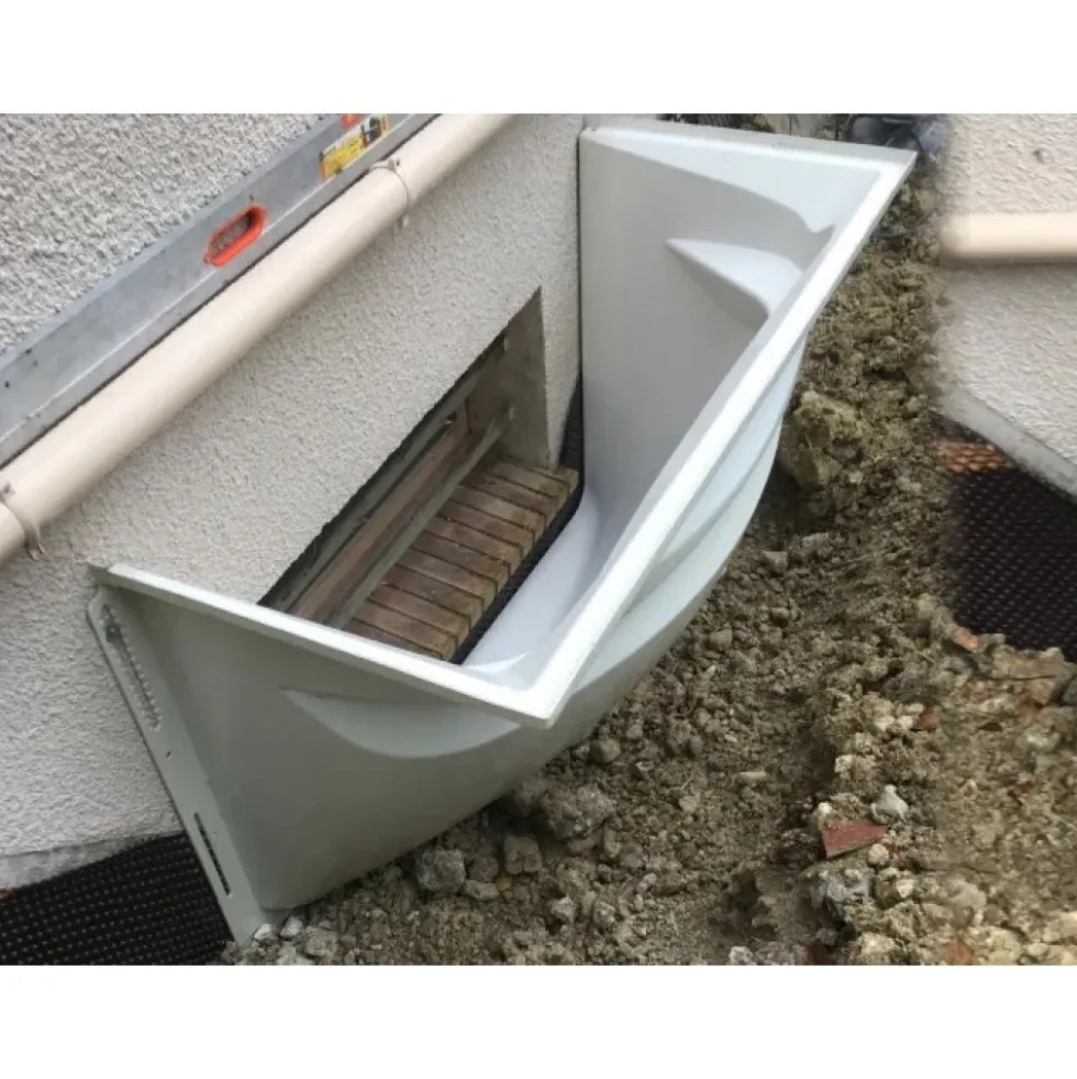 Cours anglaise à grille pour fenêtre 100x60 cm - usage piéton ACO