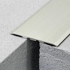 Couvre-joint de sol adhésif butyle en aluminium anodisé longueur 3m DINAC