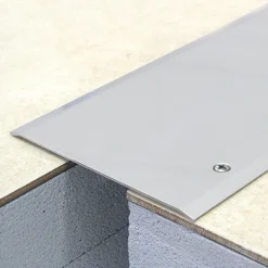 Couvre-joint de sol à visser en inox brut 160x2000 mm DINAC