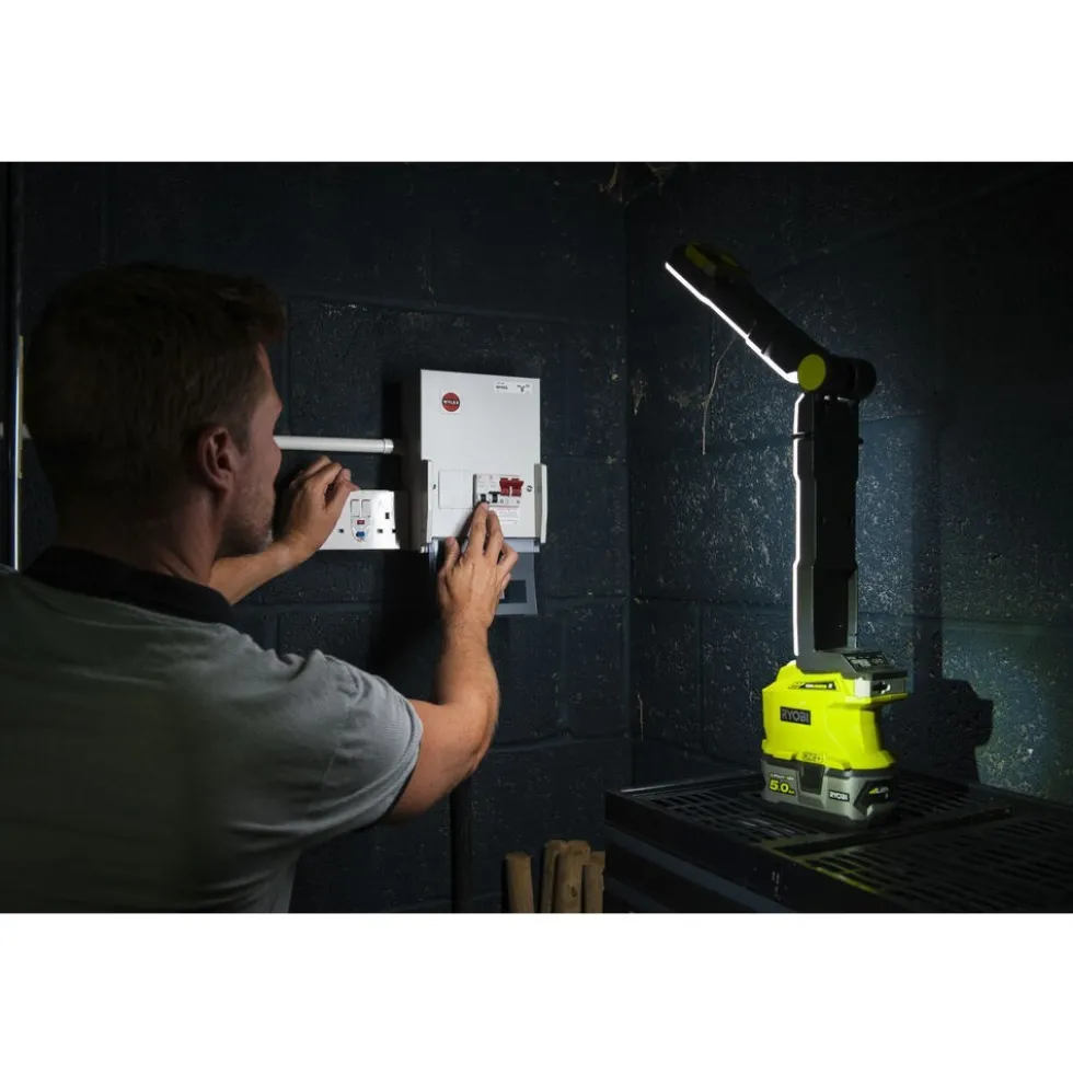 Lampe LED modulable 18V ONE+™ - 850 lumens - Solo - R18ALF-0 RYOBI