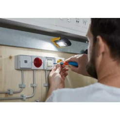 Lampe torche - 4 LED façade SMD - aimantée BRENNENSTUHL