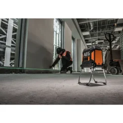 Niveau laser croix vert avec point d'aplomb - portée 30 m - CLG330-K AEG Powertools
