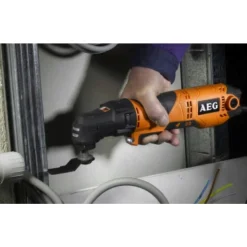 Outil multifonction filaire OMNIPRO 300W - OMNI300KIT1 AEG Powertools