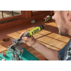 Pack mini-outil RRT4-120GA15 + coffret 37 accessoires RAR800K-37 + batterie 4V 2,0Ah + 15 accessoires RYOBI