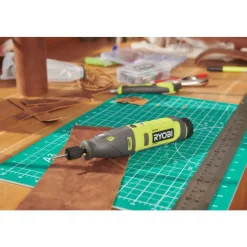 Pack mini-outil RRT4-120GA15 + coffret 37 accessoires RAR800K-37 + batterie 4V 2,0Ah + 15 accessoires RYOBI