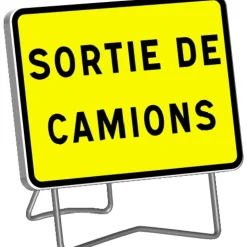Panneau de signalisation KC1 "sortie de camions" rétroréfléchissant - 800x600 mm TALIAPLAST