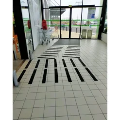 Plaque antidérapante pour sols standard - 750 x 90 mm - noir WATTELEZ