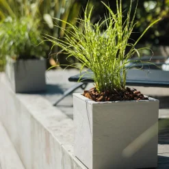 Pot carré Volcania'Up - beige calcaire - 30x30 cm - 21 litres - 13757 EDA PLASTIQUES
