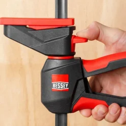 Presses "Une Main" avec poignée rotative 360° BESSEY SER