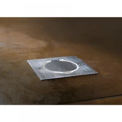 Prise de sol - Platinum - inox brossé - à équiper avec prise LEGRAND