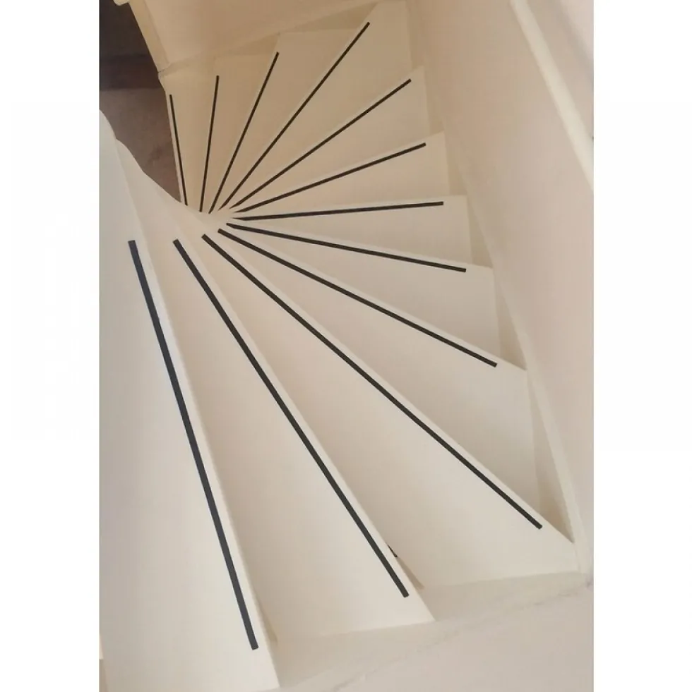 Profil antidérapant à encastrer pour sol ou escaliers en bois - 1 m ELLEN