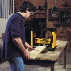 Rabot à bois professionnel électrique pour chantiers - DW733-QS DEWALT