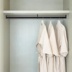2 rails de penderie avec supports - longueur 1150 mm - aluminium noir EMUCA