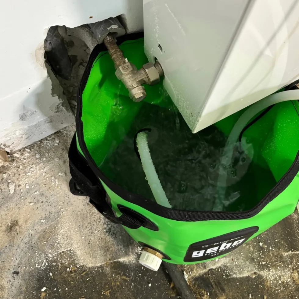 Seau de 20 litres PVC 0,9 mm avec pompe et batterie G-Bucket GEBO