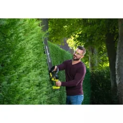 Taille-haies LINEA 18V ONE+™ - lame 55 cm + batterie 4,0 Ah et chargeur RYOBI
