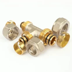 Té réduit à compression pour tube multicouche - diamètre 20-16-16 mm BOUTTÉ